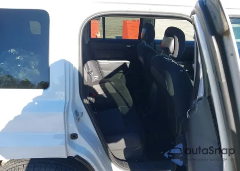 2014 Jeep Patriot Latitude z USA, uszkodzony, nr VIN 1C4NJRFB9ED689598